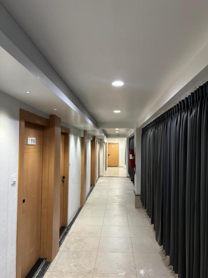 Hotel Cozzy Palace Surat Bagian luar foto